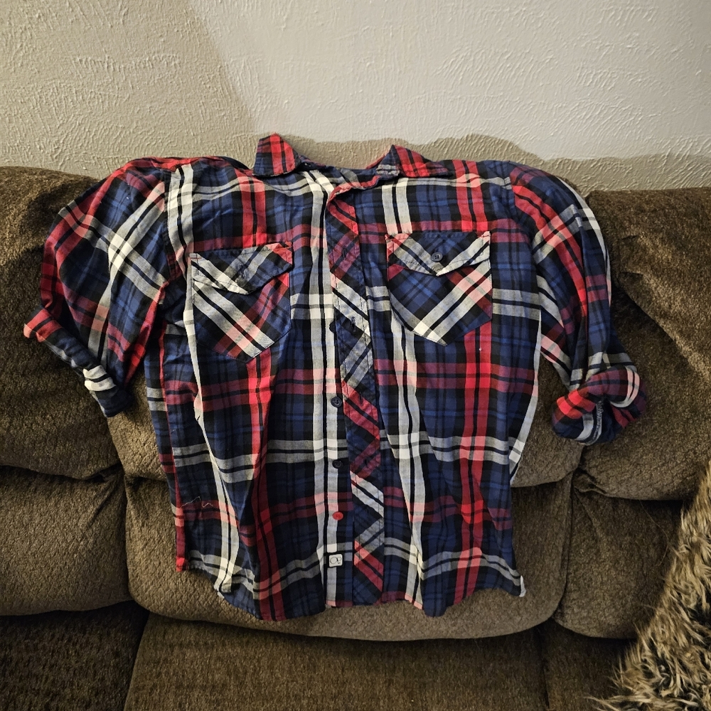 Button up - Picture 3 of 3